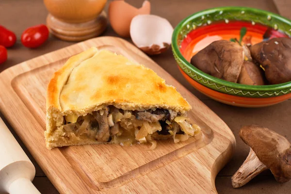 lahana ve mantarlı börek