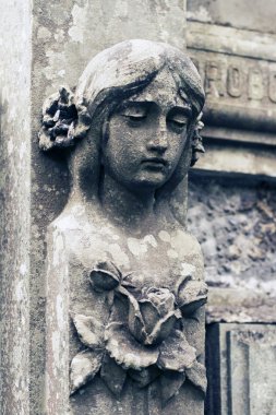 Lviv, Ukrayna lychakivskyj mezarlığındaki mezar üzerinde eski heykel