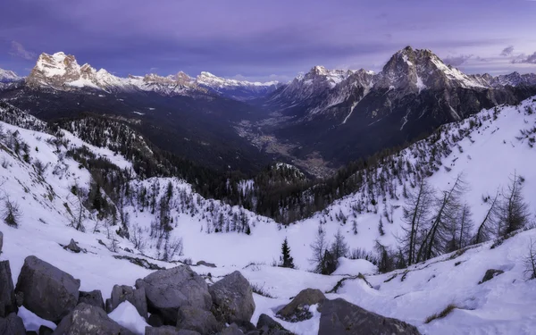 Cadore valley during the sunrise in winter — Stock Photo, Image