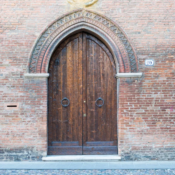 Prachtige architectuur in de binnenstad van Ferrara — Stockfoto