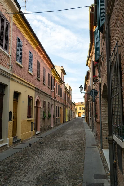 Bela arquitetura no centro da cidade de Ferrara — Fotografia de Stock