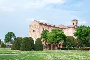 Certosa Ferrara, şehrin eski mezarlık
