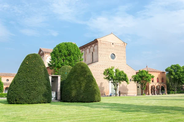 Certosa van ferrara, het oude kerkhof van de stad — Stockfoto