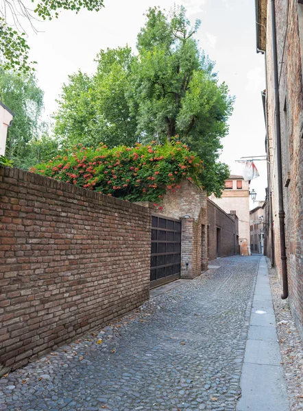 Ancient medieval street in the downtown of Ferrara city — Stock Photo, Image