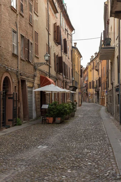 Ancient medieval street in the downtown of Ferrara city — Stock Photo, Image