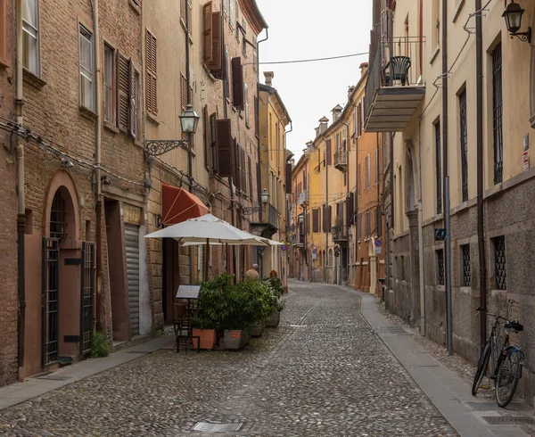 Ancient medieval street in the downtown of Ferrara city — Stock Photo, Image