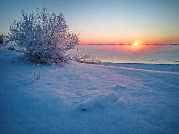 Sulla Riva Ghiacciata Tramonto — Foto Stock