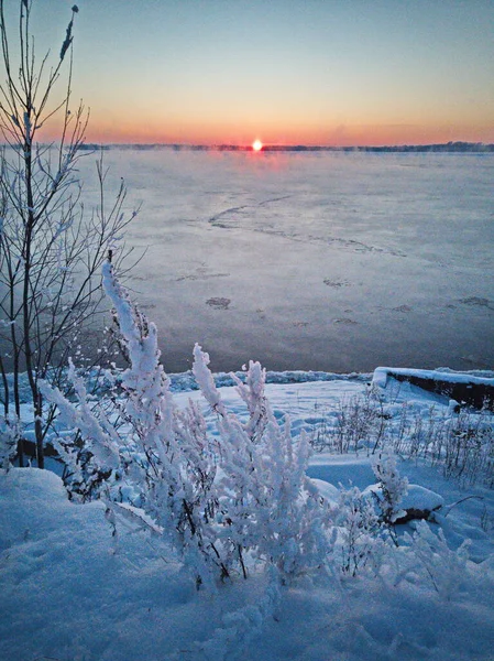 Tramonto Presso Fiume Gelido — Foto Stock