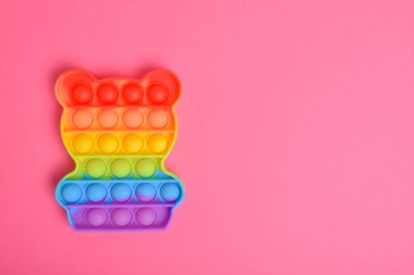 El motor becerileri. Stres atmak ve motor geliştirmek için popüler bir silikon oyuncak. kopyalama alanı