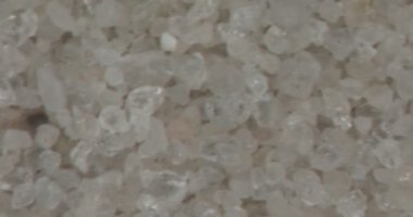Mikroskop altında tanecikli ince kuvars kumu