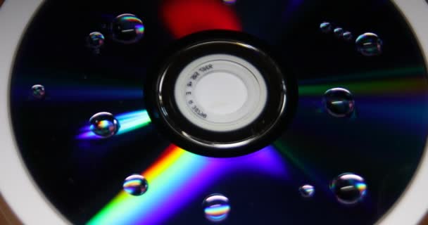 Dvd Spiegelt Alle Farben Des Regenbogens Beim Umzug Wider — Stockvideo