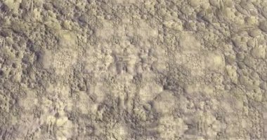 Dünya görüşü gökyüzünden gelen zorluklarla dolu.