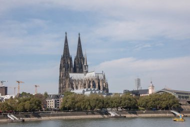 Bir anıt olarak Köln Katedrali