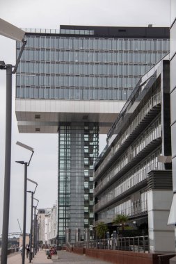 Köln 'deki ünlü vinç evleri