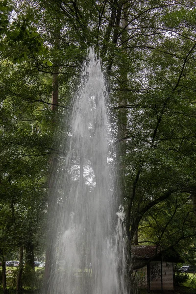 Fuente Con Fuentes Agua Estanque — Foto de Stock