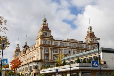 Bad Wildungen 'da büyük bir klinik ve spa binası.
