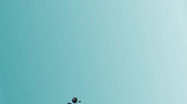 Renkli, güzel desenler ritmik ve titreşimli hareket eder.