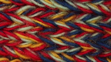 Renkli yün örgü süveter çok yakından.