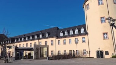 Siegen 'de çan kulesi ve tüneli olan antika düşük kale