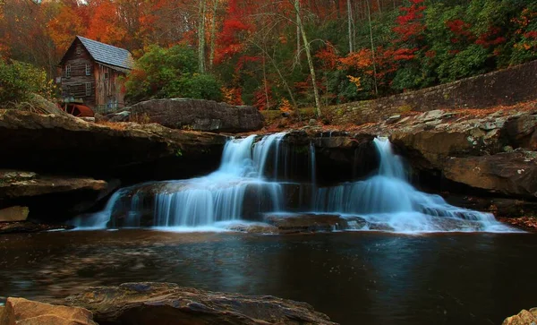 Batı Virginia Daki Babstock Eyalet Parkı Nda Sonbahar Renkleriyle Eski — Stok fotoğraf
