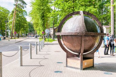 Bronz küre Jurmala, Letonya