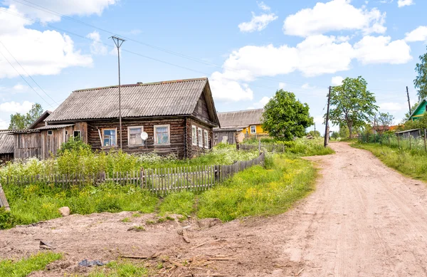 Starý dřevěný dům. — Stock fotografie