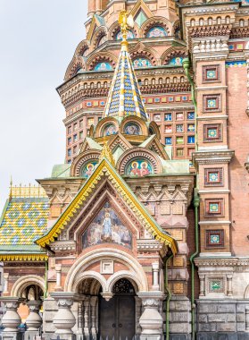 Kurtarıcının Kilisesi Kan Döküyor