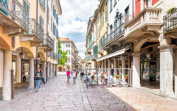 Corso Matteotti, corazón del centro de Varese, Italia — Foto de Stock