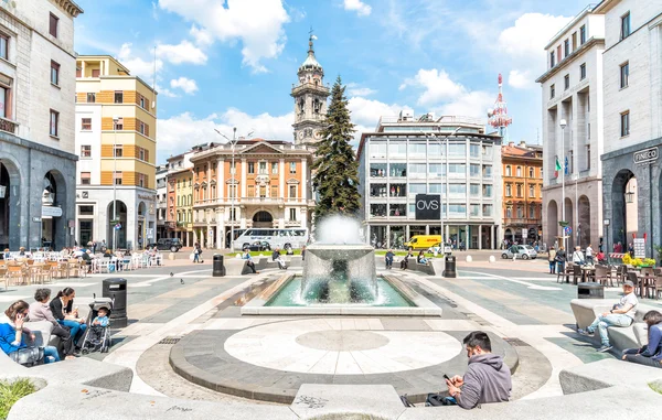 Piazza Monte Grappa, situata nel centro storico di Varese — Foto Stock