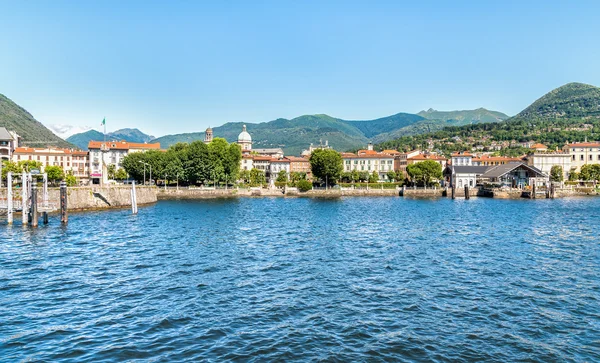 Intra, Verbania on Lake Maggiore — Stock Photo, Image