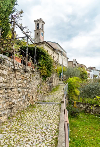Castello del pueblo de Valsolda, Italia — Foto de Stock