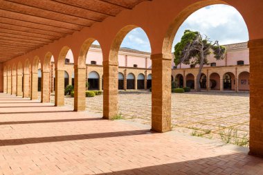 Terrasini, Sicilya, İtalya - 26 Eylül 2020: Aumale Sarayı, Terrasini Bölgesel Doğa Tarihi Müzesi, Palermo ili.