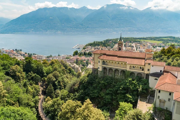 Blick Auf Die Wallfahrtskirche Madonna Del Sasso Orselina Oberhalb Der — Stockfoto