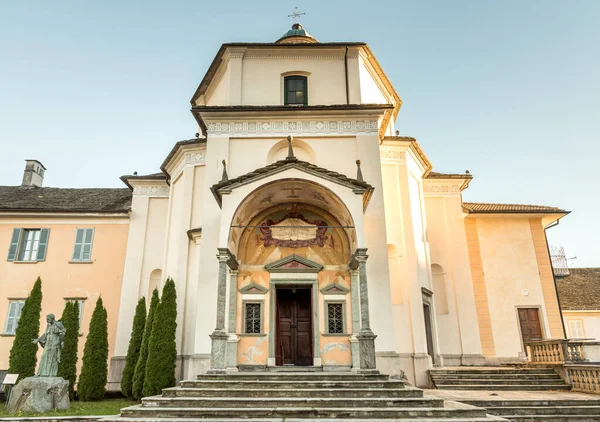 Pohled Svatyni Kříže Posvátné Hoře Kalvárie Vrchu Mattarella Domodossola Piemont — Stock fotografie