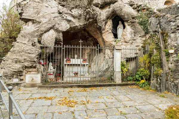 Grottan Den Heliga Berget Golgata Domodossola Romersk Katolsk Helgedom Mattarella — Stockfoto