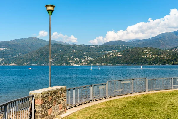 Paisaje Del Lago Mayor Desde Parque Germignaga Provincia Varese Italia — Foto de Stock