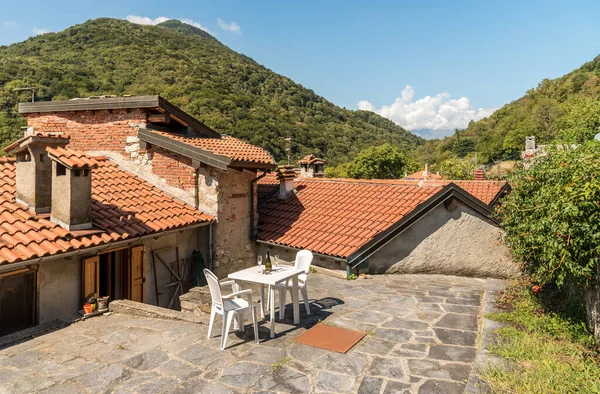 Terrazza Della Vecchia Casa Livello Del Tetto Con Vista Sulle — Foto Stock