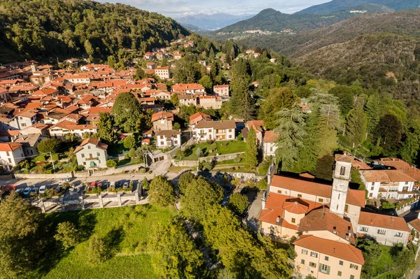 Veduta Aerea Dell Antico Borgo Italiano Castello Cabiaglio Situato Provincia — Foto Stock