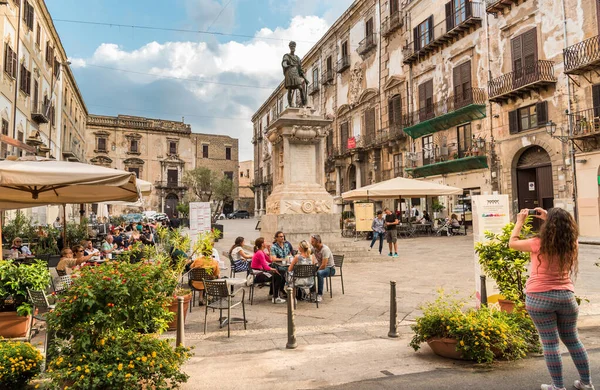 Palermo Sicilia Italia Octubre 2017 Estatua Carlos Monumento Palermo Situado — Foto de Stock