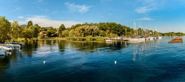 Panoramic View Small Tourist Port Sasso Moro Beach Lake Maggiore — Foto de Stock