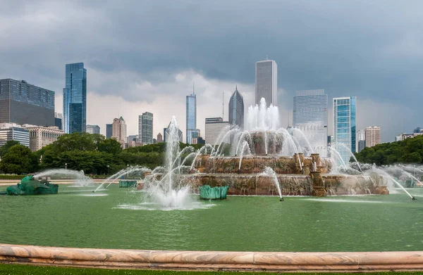 Buckingham Memorial Fountain Centro Grant Park Chicago Skyline Fondo Illinois —  Fotos de Stock