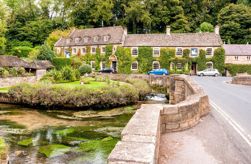 Albergo di campagna nel villaggio di Cotswold di Bibury — Foto