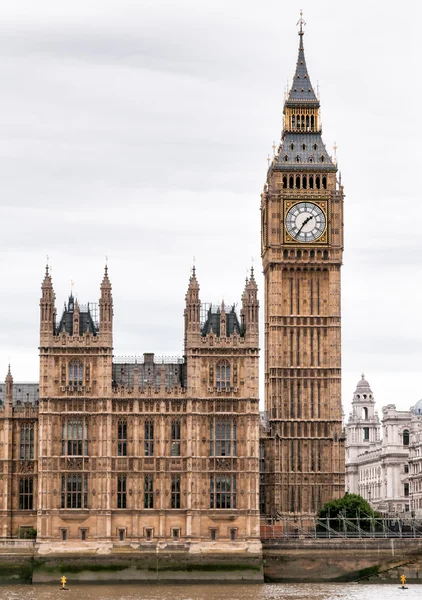 Věžní hodiny big ben v Londýně — Stock fotografie