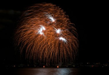 birden fazla havai fişek