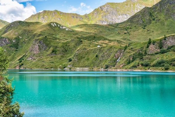 Lago Ritom en los Alpes suizos — Foto de Stock