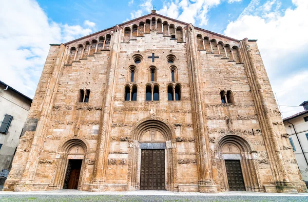 Basilica of San Michele Maggiore of Pavia — kuvapankkivalokuva