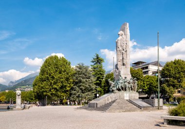 Savaş Anıtı, Lecco