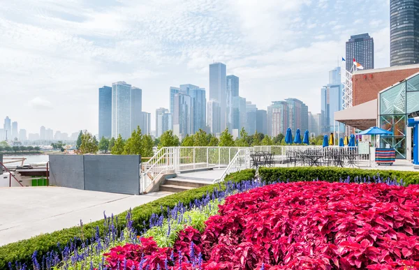 Chicago skyline teraszról a Navy Pier — Stock Fotó