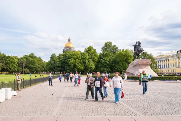 Senatsplatz mit Denkmal für Kaiser Peter I — Stockfoto