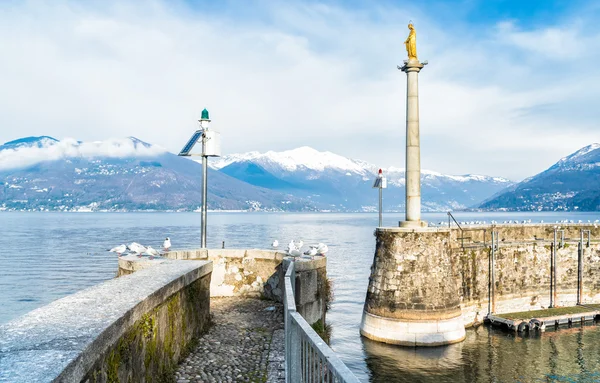 Harbor wall of Luino, Italy — Stock Photo, Image